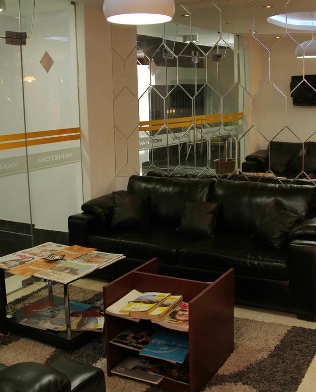 Hotel Vanetom تشيكلايو المظهر الخارجي الصورة