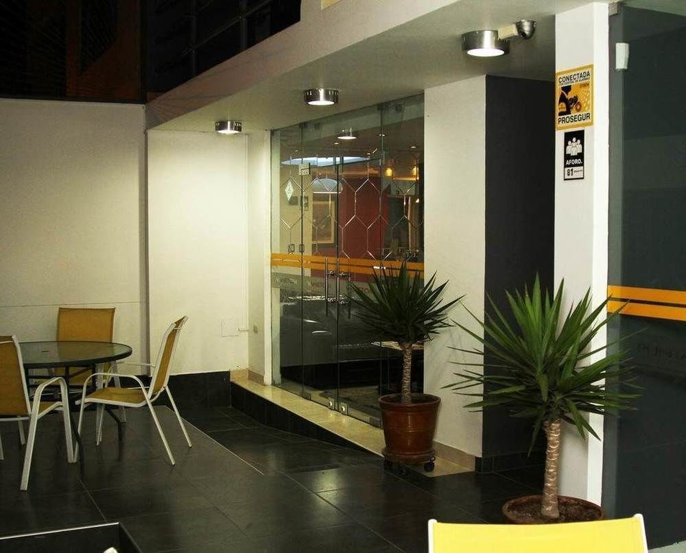 Hotel Vanetom تشيكلايو المظهر الخارجي الصورة