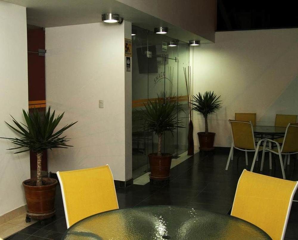 Hotel Vanetom تشيكلايو المظهر الخارجي الصورة